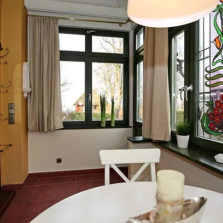 Laura 01 * Ostseebad Kühlungsborn